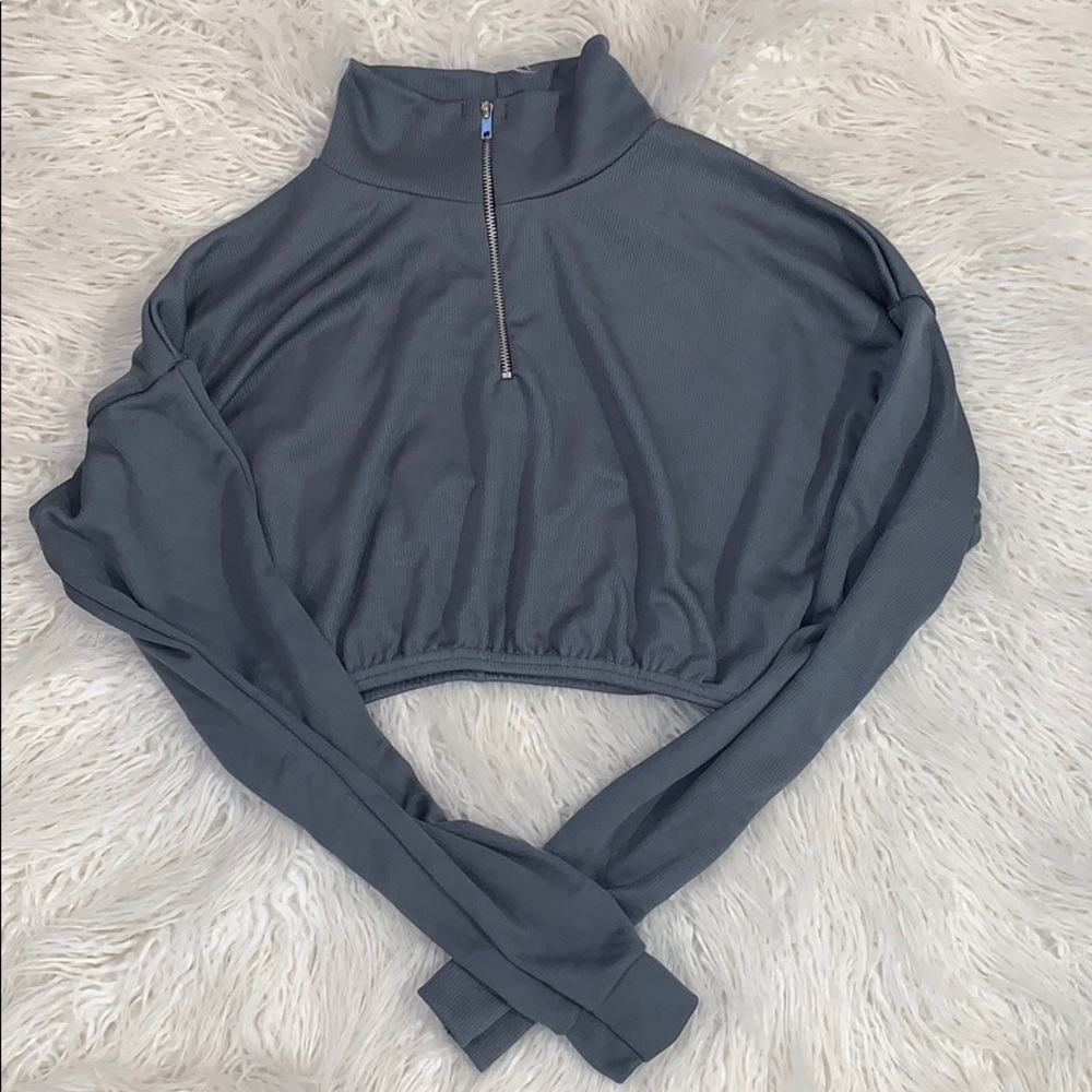 Quarter zip cropped gray sweatshirt